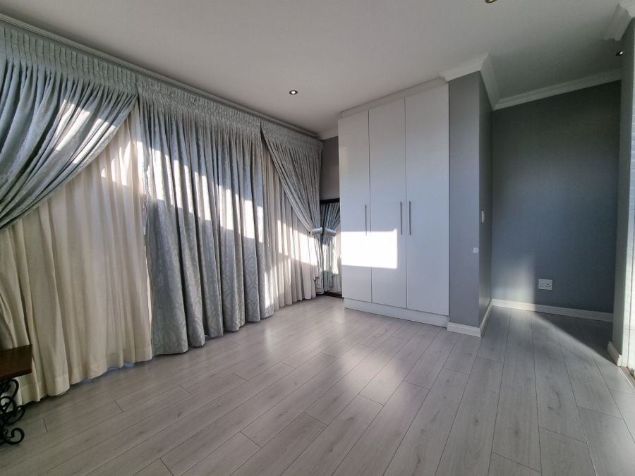 4 Bedroom Property for Sale in Copperleaf Estate Gauteng