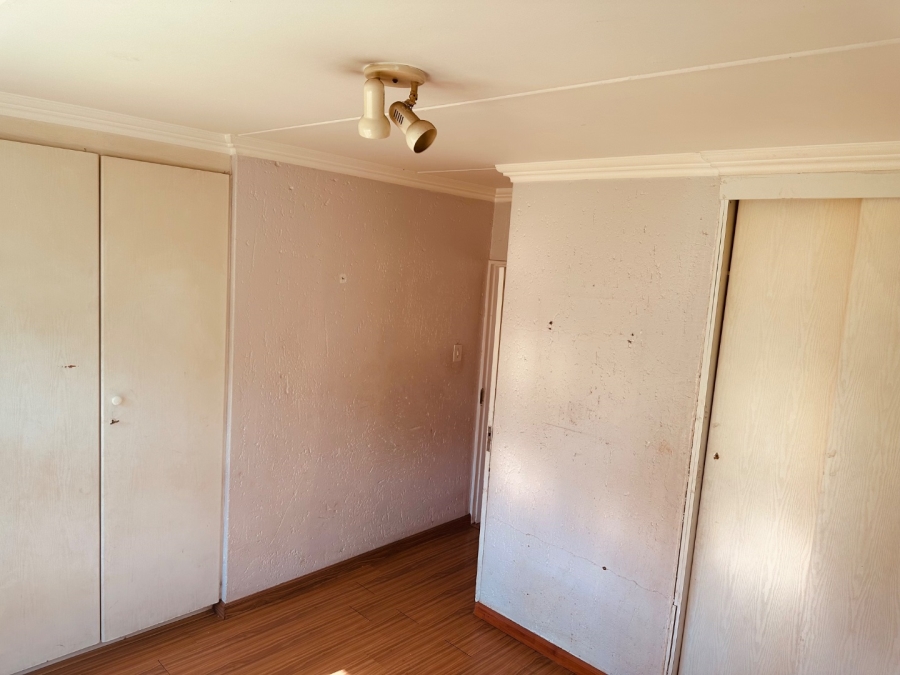 2 Bedroom Property for Sale in Mulbarton Gauteng