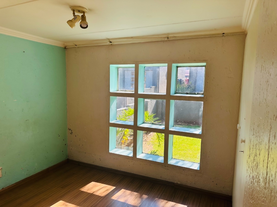 2 Bedroom Property for Sale in Mulbarton Gauteng