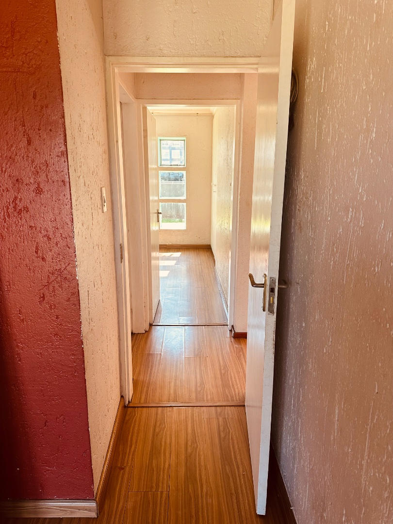 2 Bedroom Property for Sale in Mulbarton Gauteng