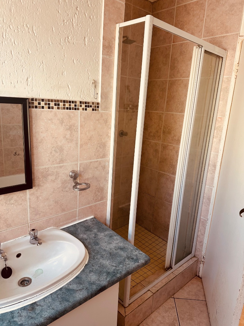 2 Bedroom Property for Sale in Mulbarton Gauteng