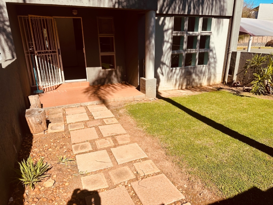 2 Bedroom Property for Sale in Mulbarton Gauteng