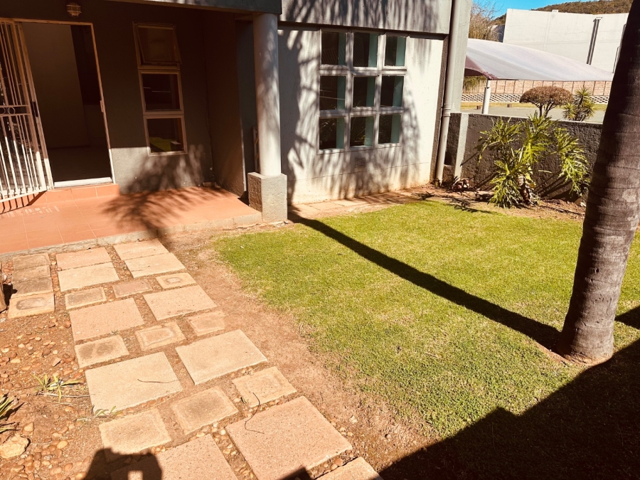 2 Bedroom Property for Sale in Mulbarton Gauteng