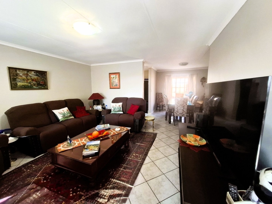 3 Bedroom Property for Sale in Equestria Gauteng