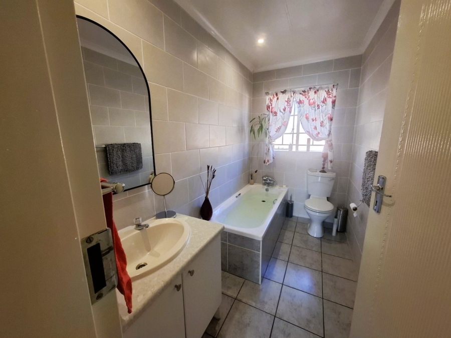 3 Bedroom Property for Sale in Equestria Gauteng