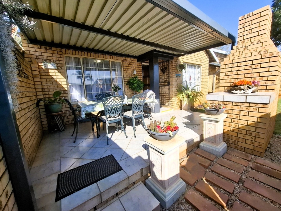 3 Bedroom Property for Sale in Equestria Gauteng