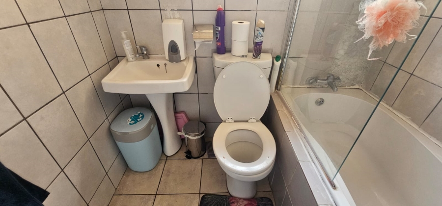 To Let 3 Bedroom Property for Rent in Country View Gauteng