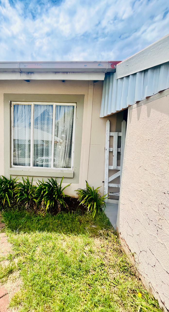 To Let 3 Bedroom Property for Rent in Country View Gauteng