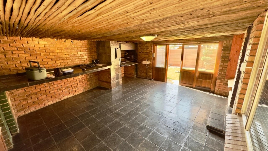 To Let 2 Bedroom Property for Rent in Rooihuiskraal North Gauteng