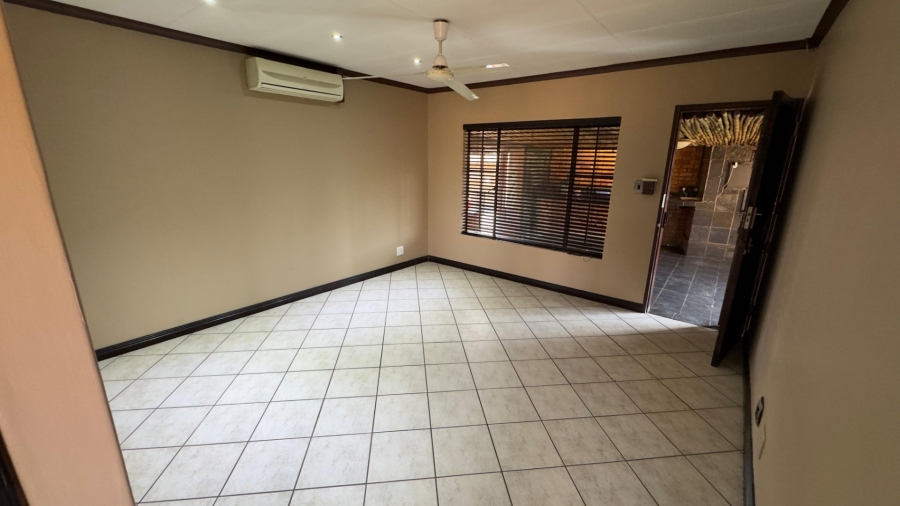 To Let 2 Bedroom Property for Rent in Rooihuiskraal North Gauteng