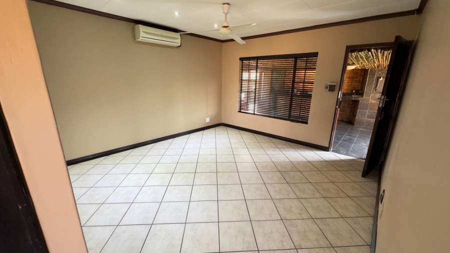 To Let 2 Bedroom Property for Rent in Rooihuiskraal North Gauteng