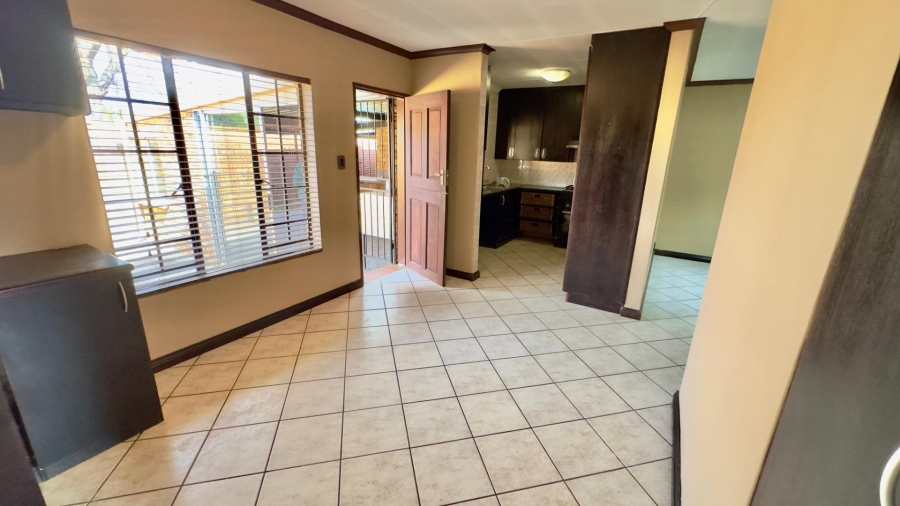 To Let 2 Bedroom Property for Rent in Rooihuiskraal North Gauteng