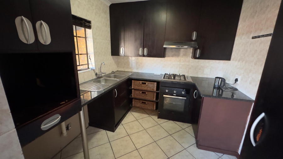 To Let 2 Bedroom Property for Rent in Rooihuiskraal North Gauteng