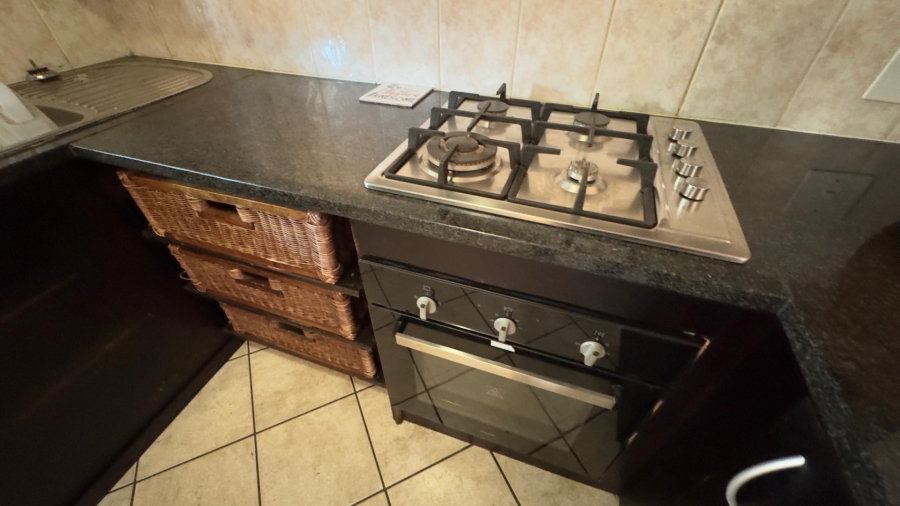 To Let 2 Bedroom Property for Rent in Rooihuiskraal North Gauteng