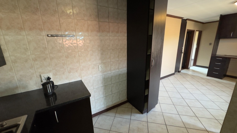 To Let 2 Bedroom Property for Rent in Rooihuiskraal North Gauteng