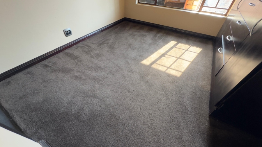 To Let 2 Bedroom Property for Rent in Rooihuiskraal North Gauteng