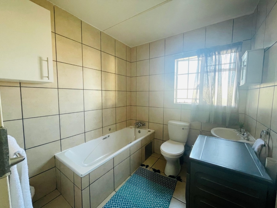 2 Bedroom Property for Sale in Comet Gauteng