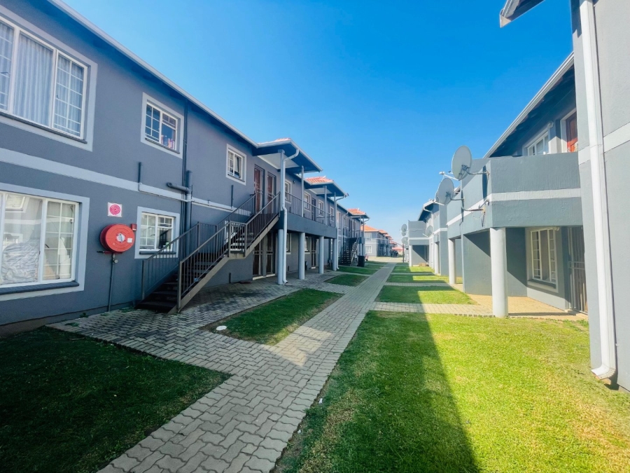 2 Bedroom Property for Sale in Comet Gauteng
