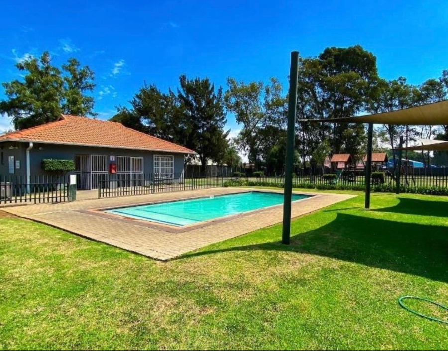 2 Bedroom Property for Sale in Comet Gauteng