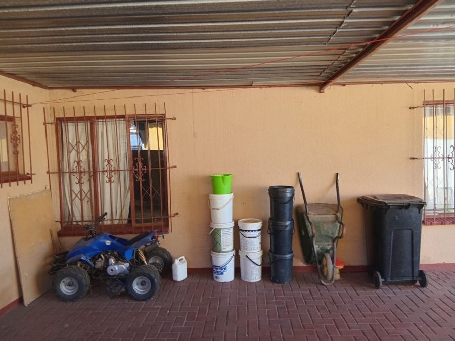  Bedroom Property for Sale in Dawn Park Gauteng