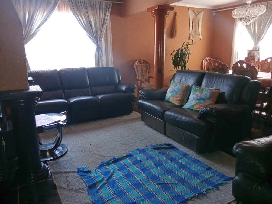  Bedroom Property for Sale in Dawn Park Gauteng