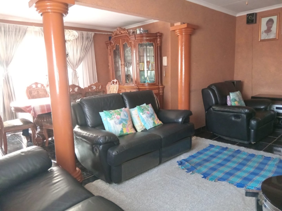  Bedroom Property for Sale in Dawn Park Gauteng