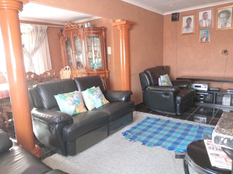  Bedroom Property for Sale in Dawn Park Gauteng