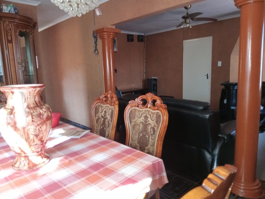  Bedroom Property for Sale in Dawn Park Gauteng