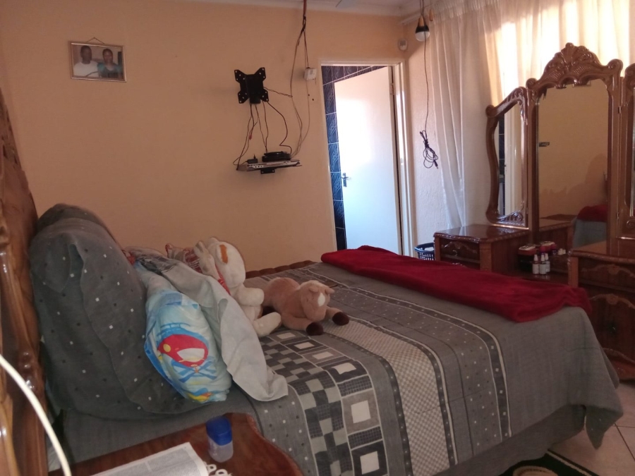  Bedroom Property for Sale in Dawn Park Gauteng