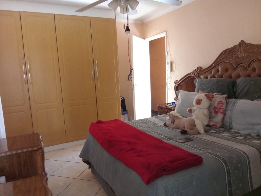 Bedroom Property for Sale in Dawn Park Gauteng