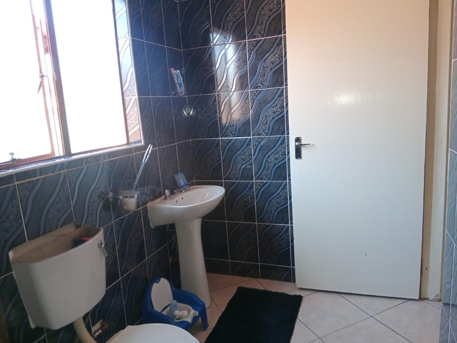  Bedroom Property for Sale in Dawn Park Gauteng
