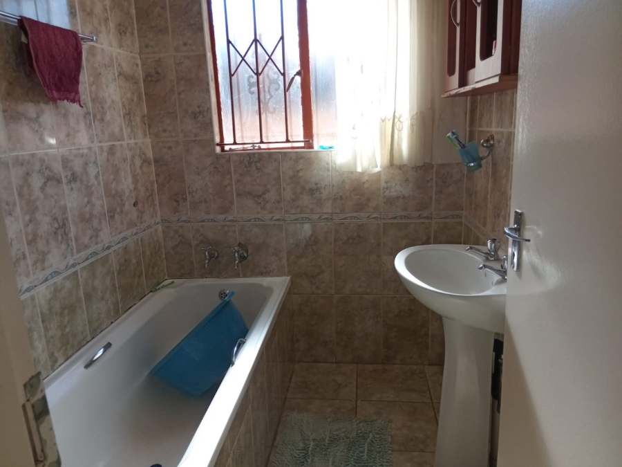  Bedroom Property for Sale in Dawn Park Gauteng