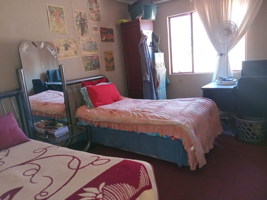  Bedroom Property for Sale in Dawn Park Gauteng