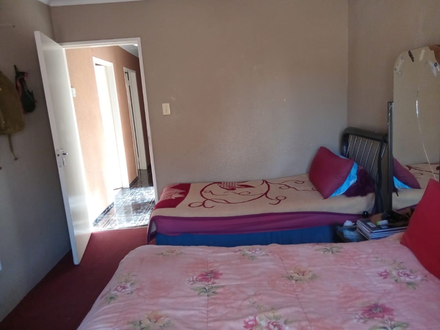  Bedroom Property for Sale in Dawn Park Gauteng
