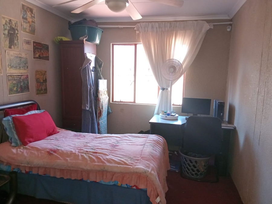  Bedroom Property for Sale in Dawn Park Gauteng