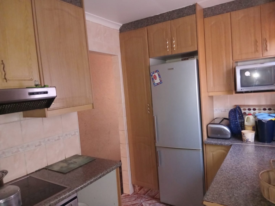  Bedroom Property for Sale in Dawn Park Gauteng