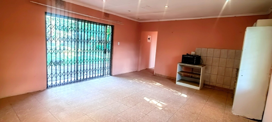 To Let 1 Bedroom Property for Rent in Florida Gauteng