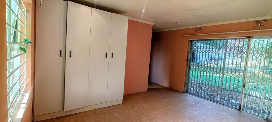 To Let 1 Bedroom Property for Rent in Florida Gauteng