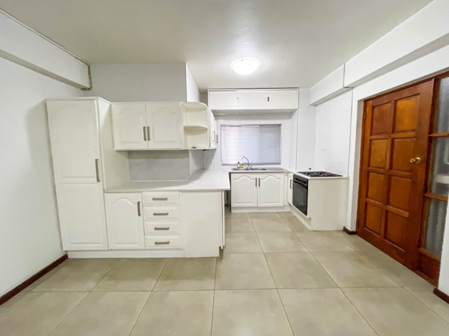 To Let 2 Bedroom Property for Rent in Randburg Central Gauteng