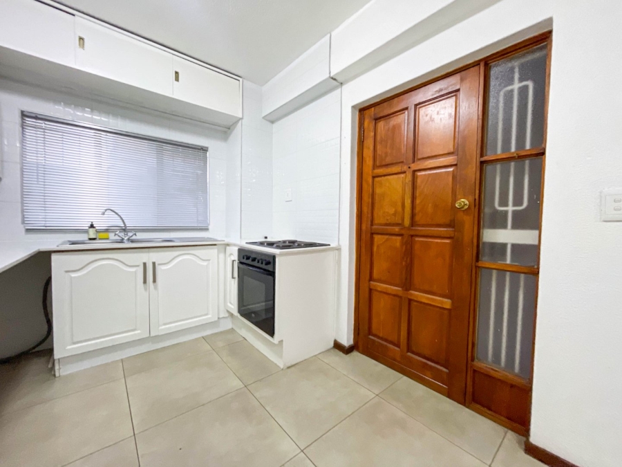 To Let 2 Bedroom Property for Rent in Randburg Central Gauteng
