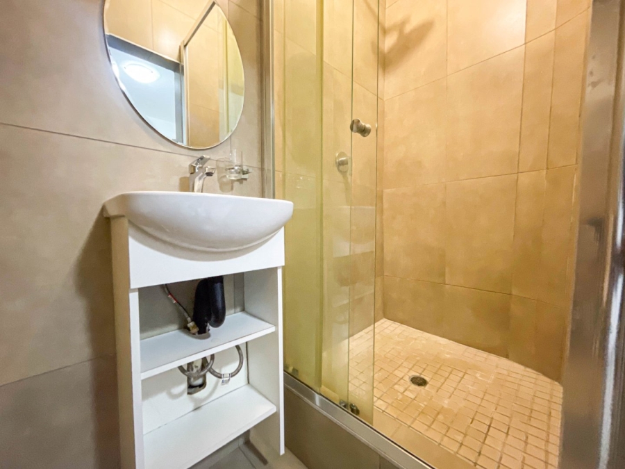 To Let 2 Bedroom Property for Rent in Randburg Central Gauteng