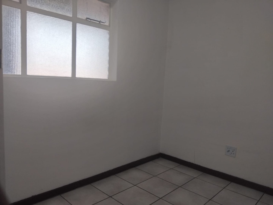 To Let 2 Bedroom Property for Rent in Vorna Valley Gauteng