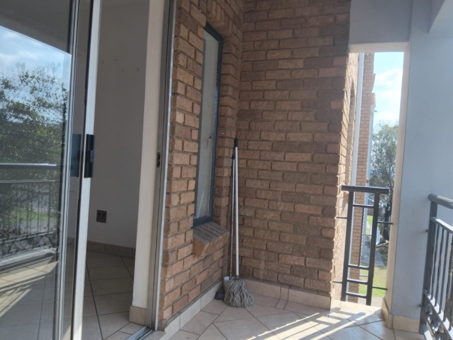 To Let 2 Bedroom Property for Rent in Vorna Valley Gauteng