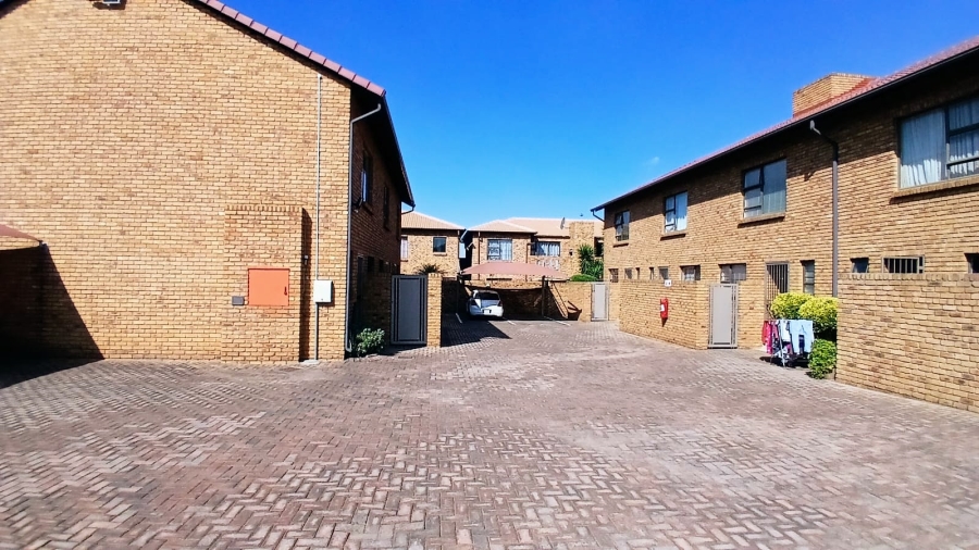 2 Bedroom Property for Sale in Florentia Gauteng