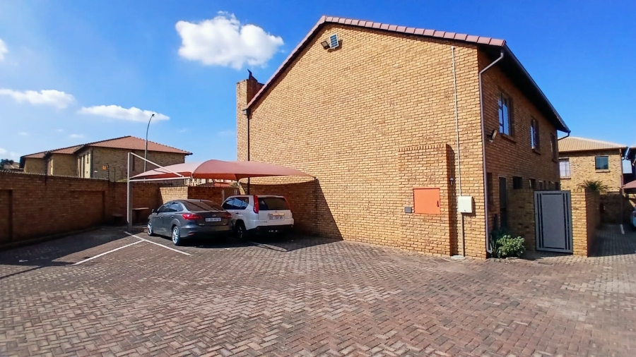 2 Bedroom Property for Sale in Florentia Gauteng