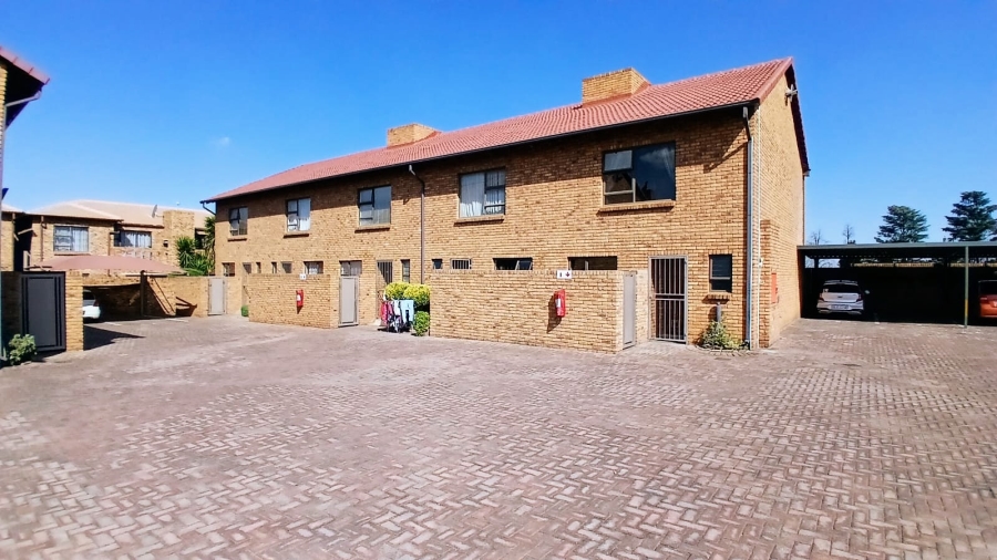 2 Bedroom Property for Sale in Florentia Gauteng