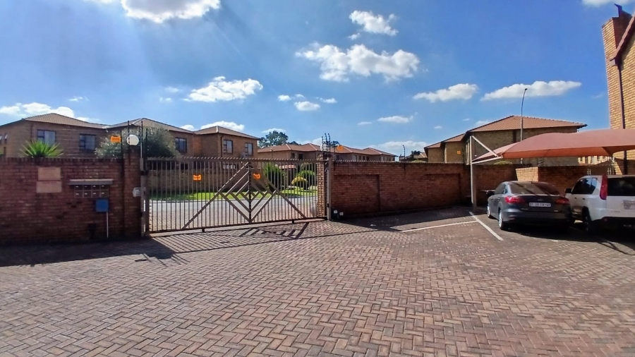 2 Bedroom Property for Sale in Florentia Gauteng