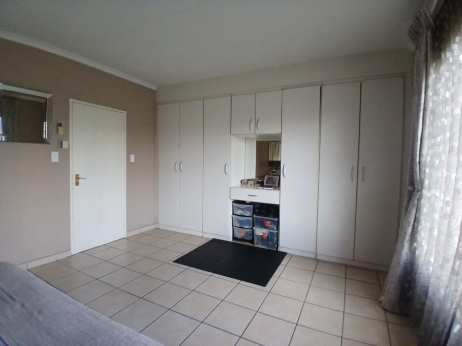 2 Bedroom Property for Sale in Florentia Gauteng