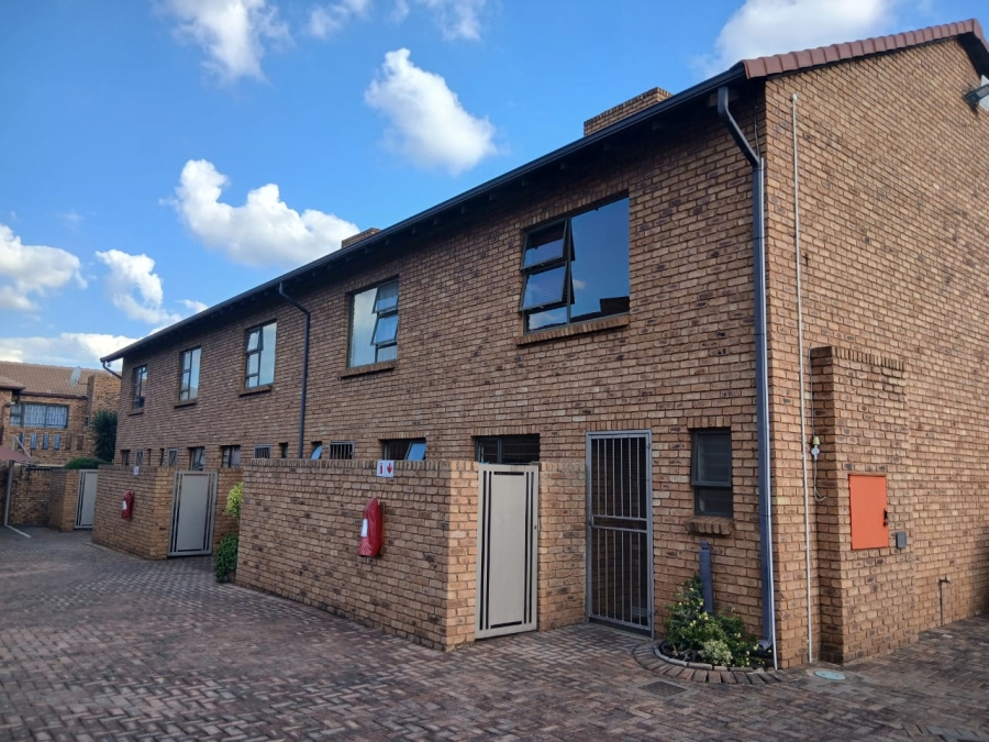 2 Bedroom Property for Sale in Florentia Gauteng