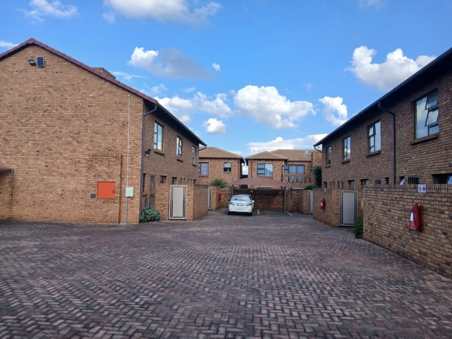 2 Bedroom Property for Sale in Florentia Gauteng